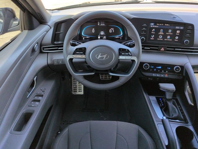 Used 2025 Hyundai Elantra Sport FWD image 15