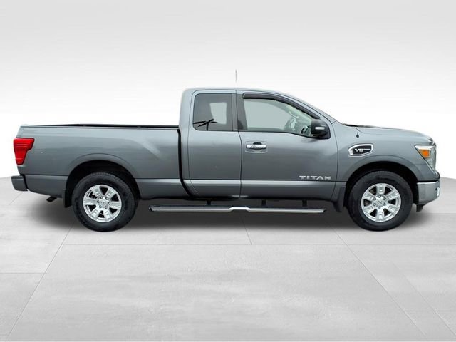 Used 2017 Nissan Titan SV image 8