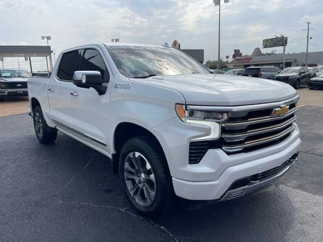 Used 2022 Chevrolet Silverado 1500 High Country w/ Technology Package AWD/4WD image 11