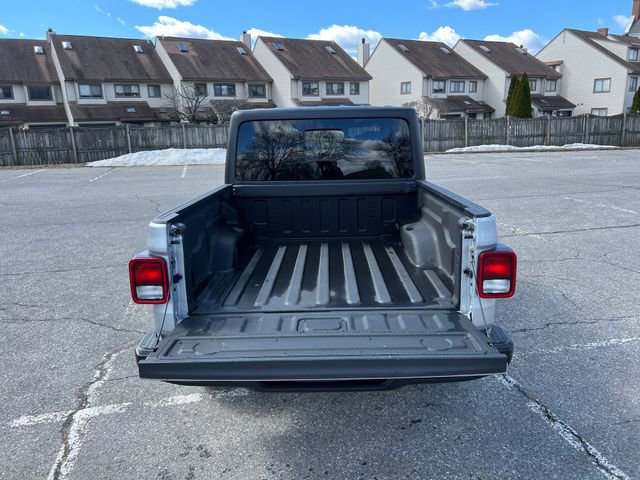 Used 2023 Jeep Gladiator Sport image 28