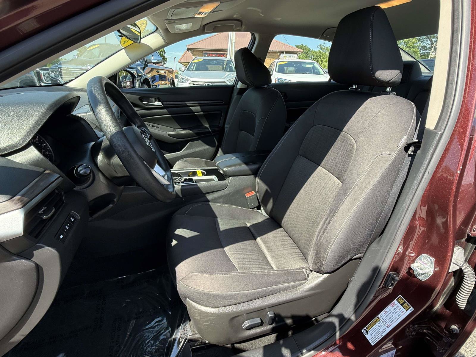 Used 2024 Nissan Altima 2.5 SV FWD image 19