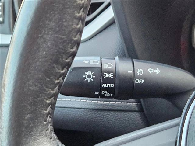 Used 2020 Toyota RAV4 XLE Premium FWD image 21