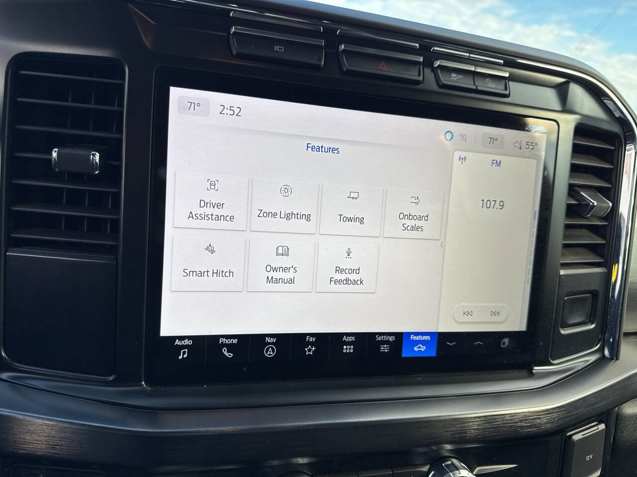 Certified 2023 Ford F250 Lariat w/ Tremor Off-Road Package image 40