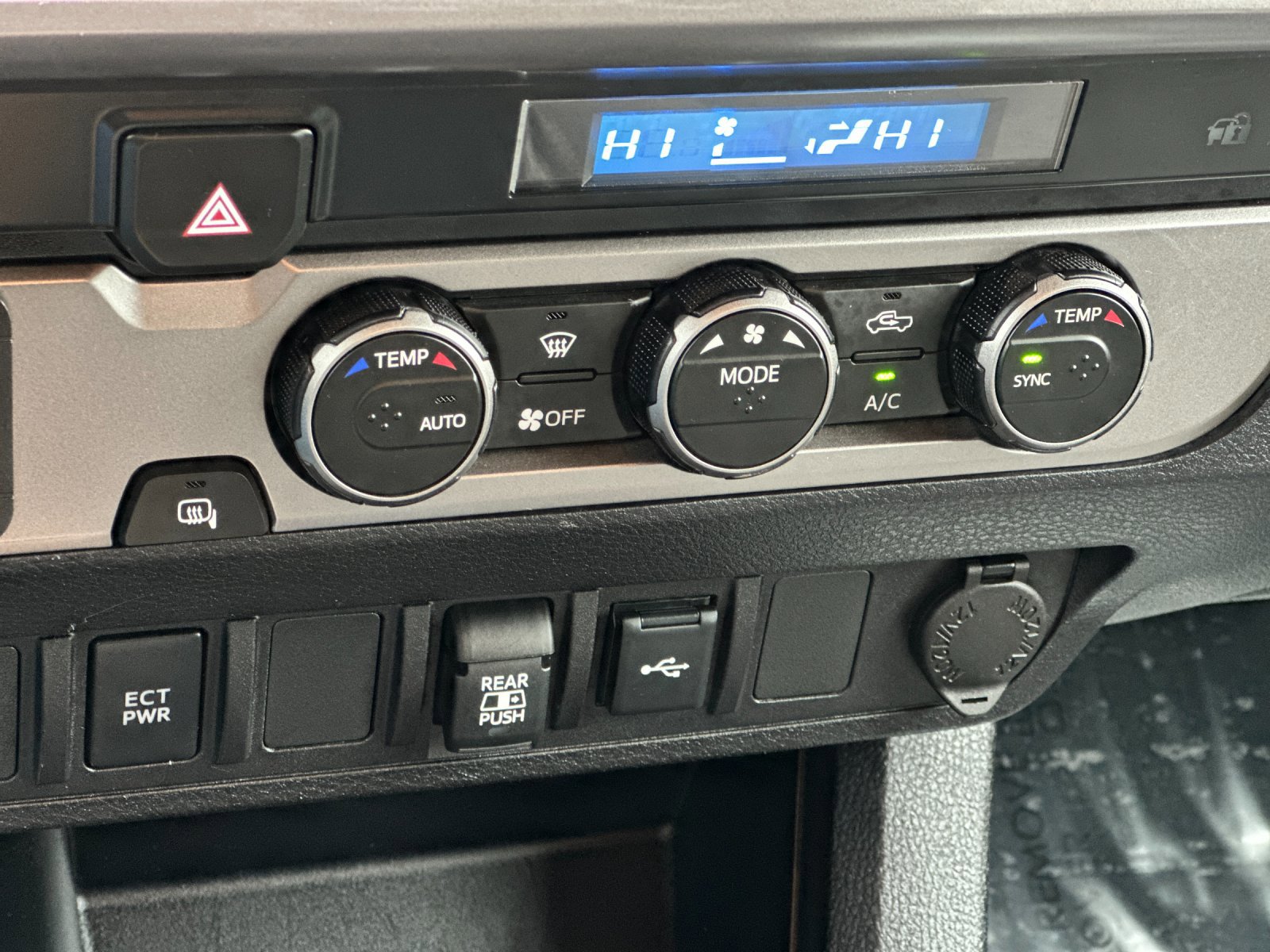 Used 2023 Toyota Tacoma 2WD Double Cab image 19