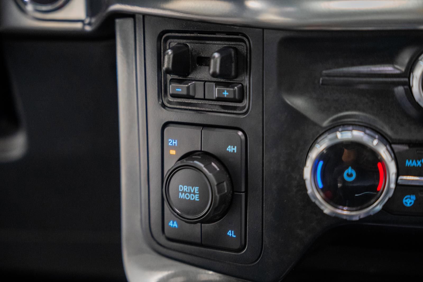 Certified 2023 Ford F150 Lariat w/ Equipment Group 502A High image 34