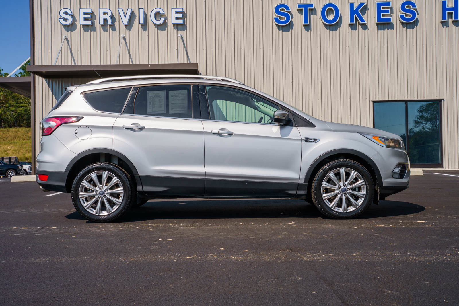 Certified 2017 Ford Escape Titanium FWD image 8