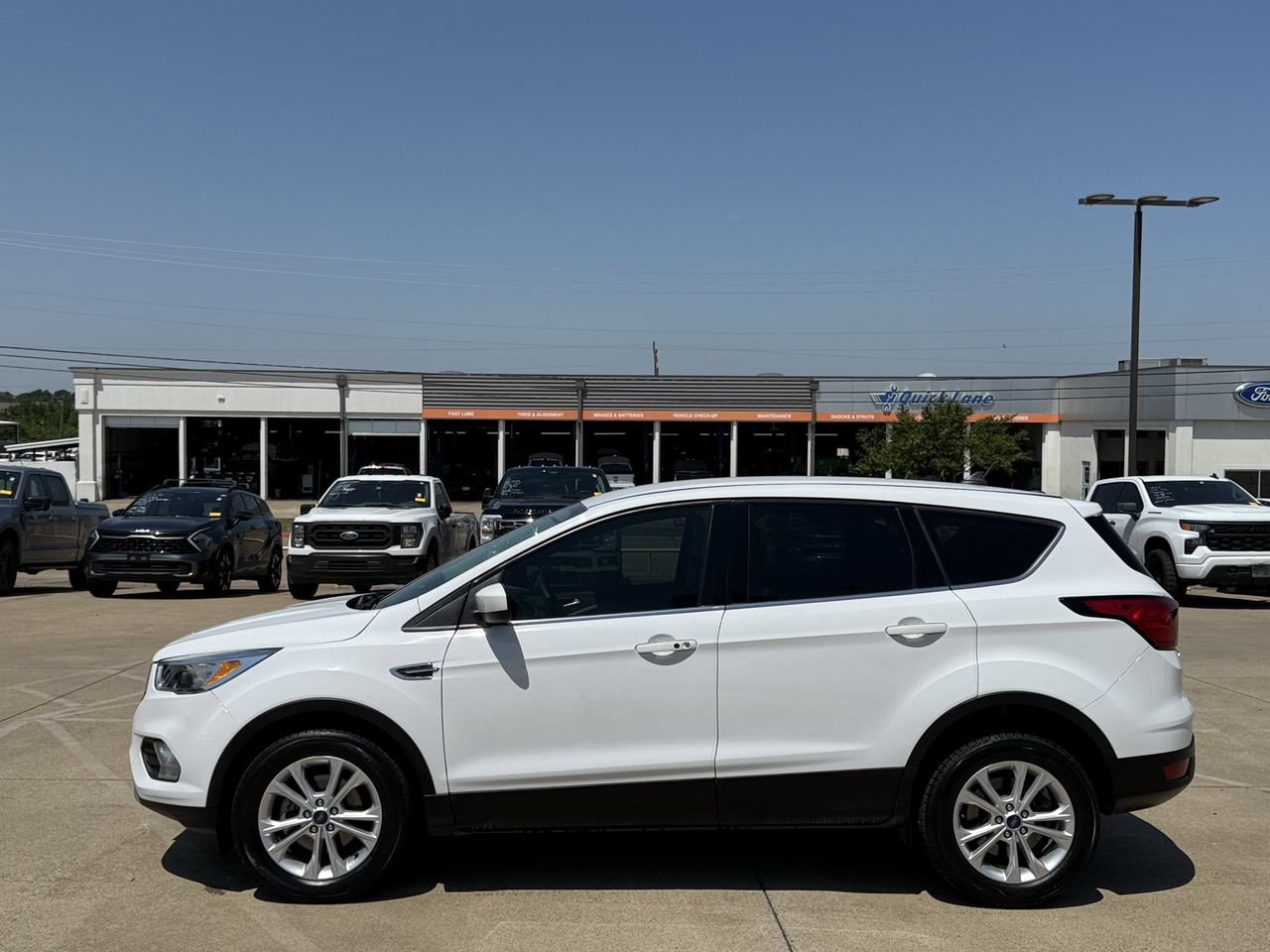 Certified 2019 Ford Escape SE FWD image 3