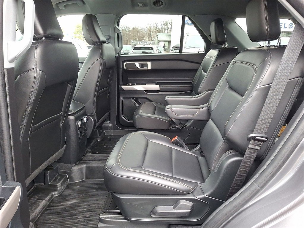 Certified 2022 Ford Explorer XLT w/ Equipment Group 202A image 25