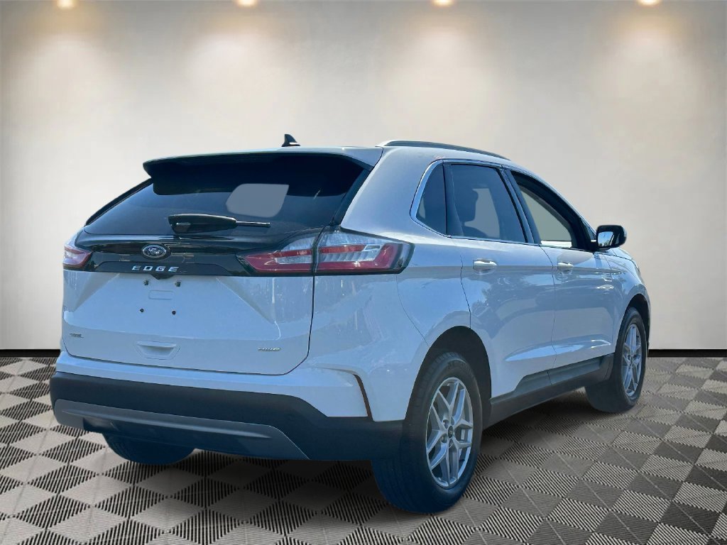 Certified 2024 Ford Edge SEL w/ Convenience Package AWD/4WD image 4