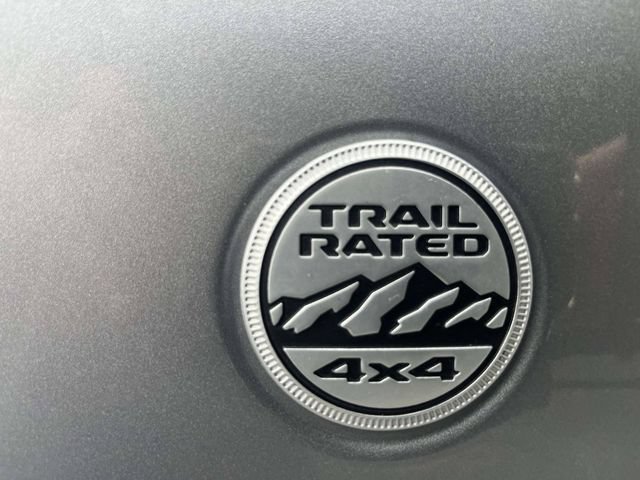 Used 2018 Jeep Wrangler Unlimited Sahara w/ Dual Top Group AWD/4WD image 11