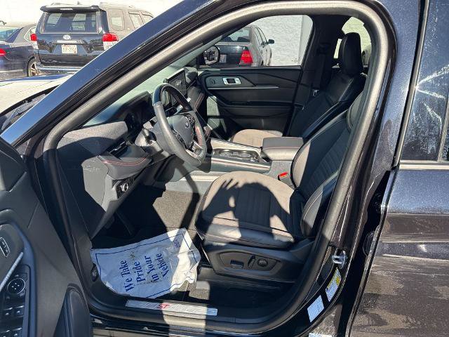 Certified 2025 Ford Explorer ST-Line w/ ST-Line Street Pack image 13