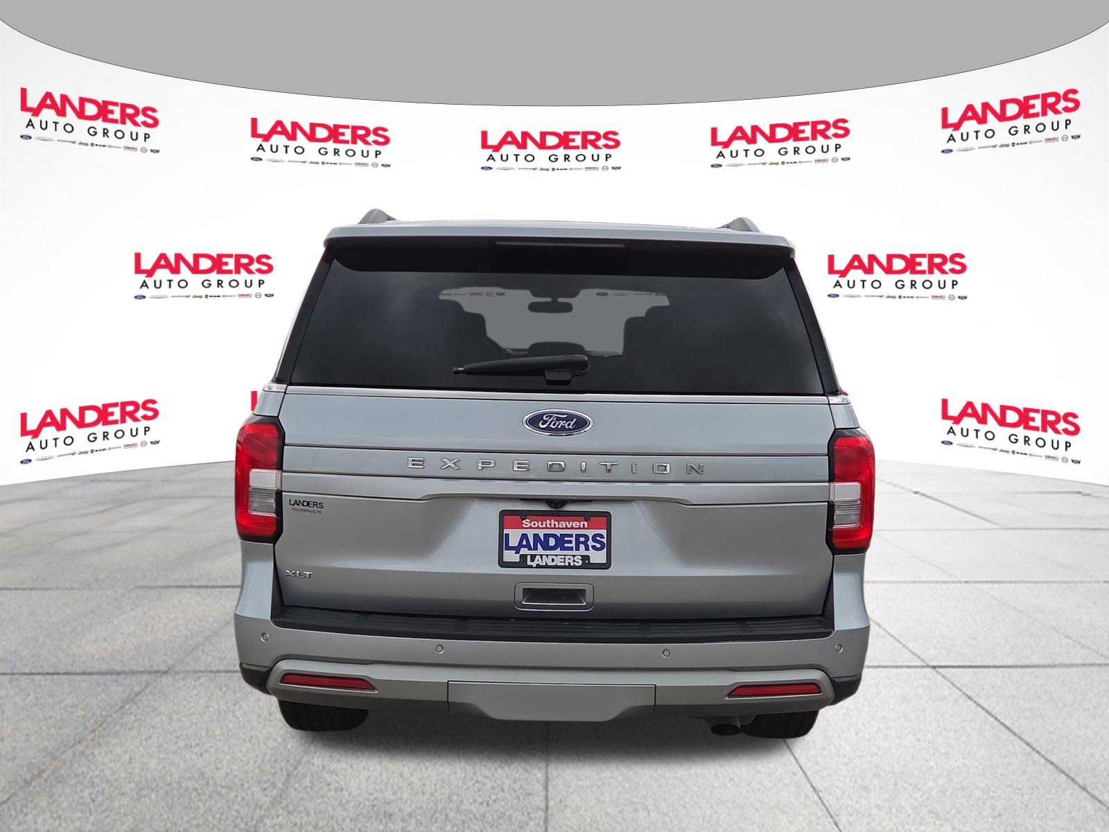 Certified 2023 Ford Expedition XLT image 4