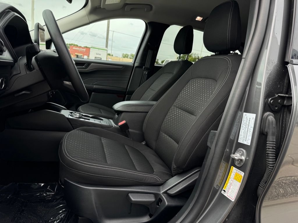 Certified 2025 Ford Escape Active AWD/4WD image 5