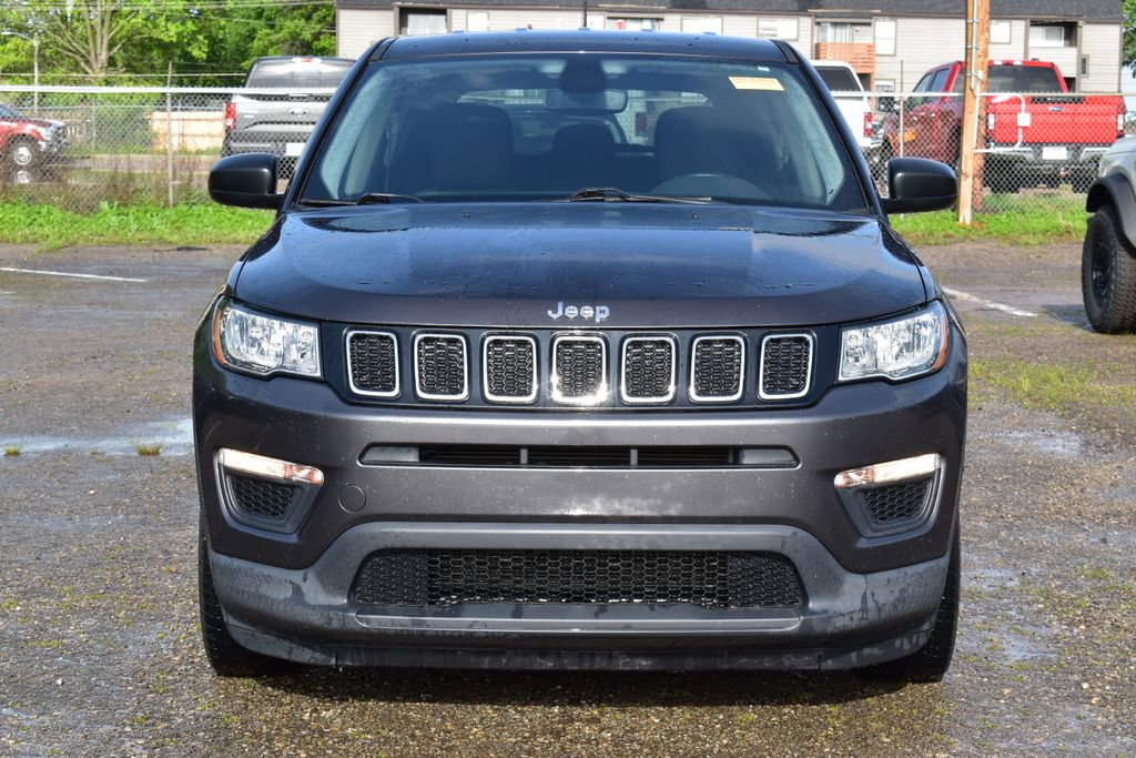 Used 2019 Jeep Compass Sport w/ Tech Group FWD image 2