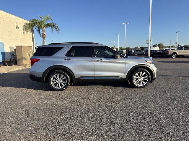 Certified 2022 Ford Explorer XLT w/ Equipment Group 202A image 2