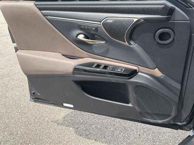 Used 2024 Lexus ES 350 Ultra Luxury w/ Accessory Package (Z1) FWD image 30
