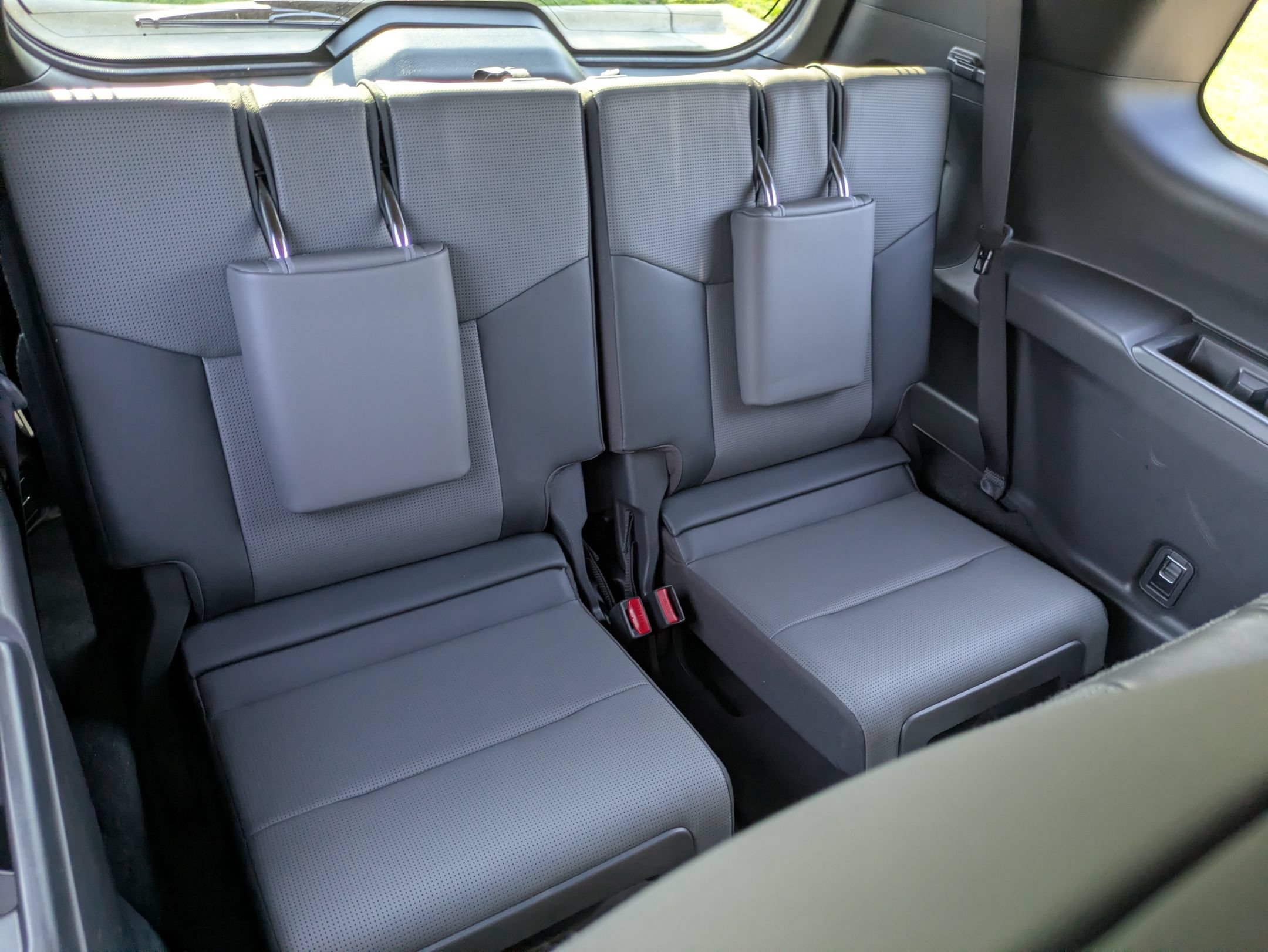Used 2024 Lexus GX 550 w/ Accessory Package (Z1) AWD/4WD image 36