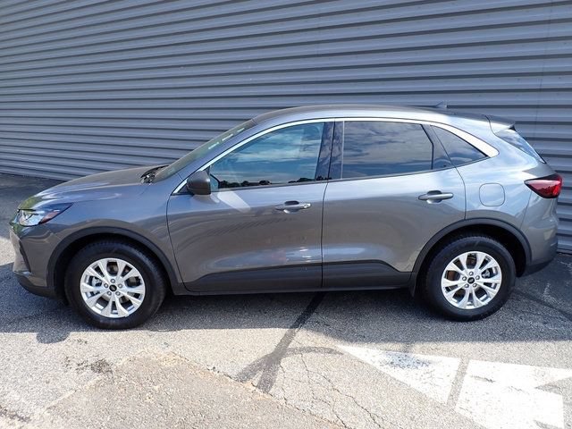 Certified 2023 Ford Escape Active AWD/4WD image 2