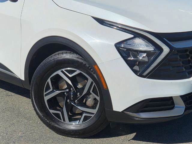 Used 2023 Kia Sportage LX image 9