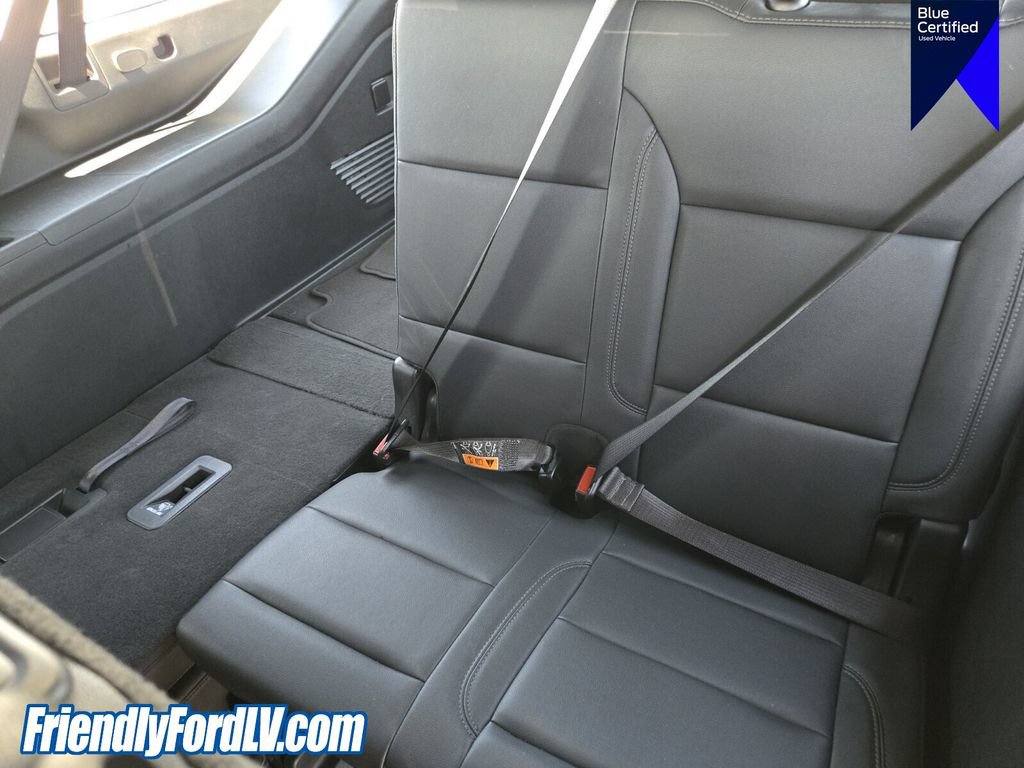 Used 2025 Chevrolet Suburban LT AWD/4WD image 14