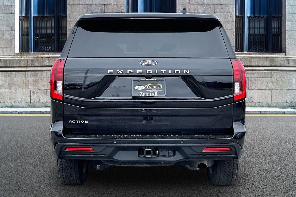 Certified 2025 Ford Expedition Active AWD/4WD image 4