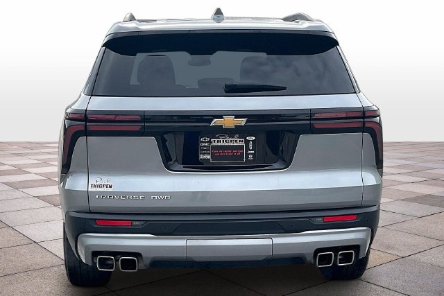 Used 2025 Chevrolet Traverse LT AWD/4WD image 4