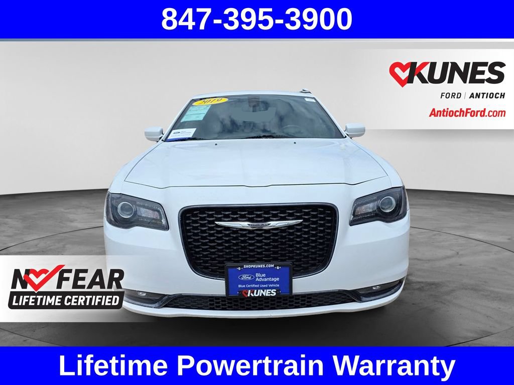 Used 2019 Chrysler 300 S AWD/4WD image 2