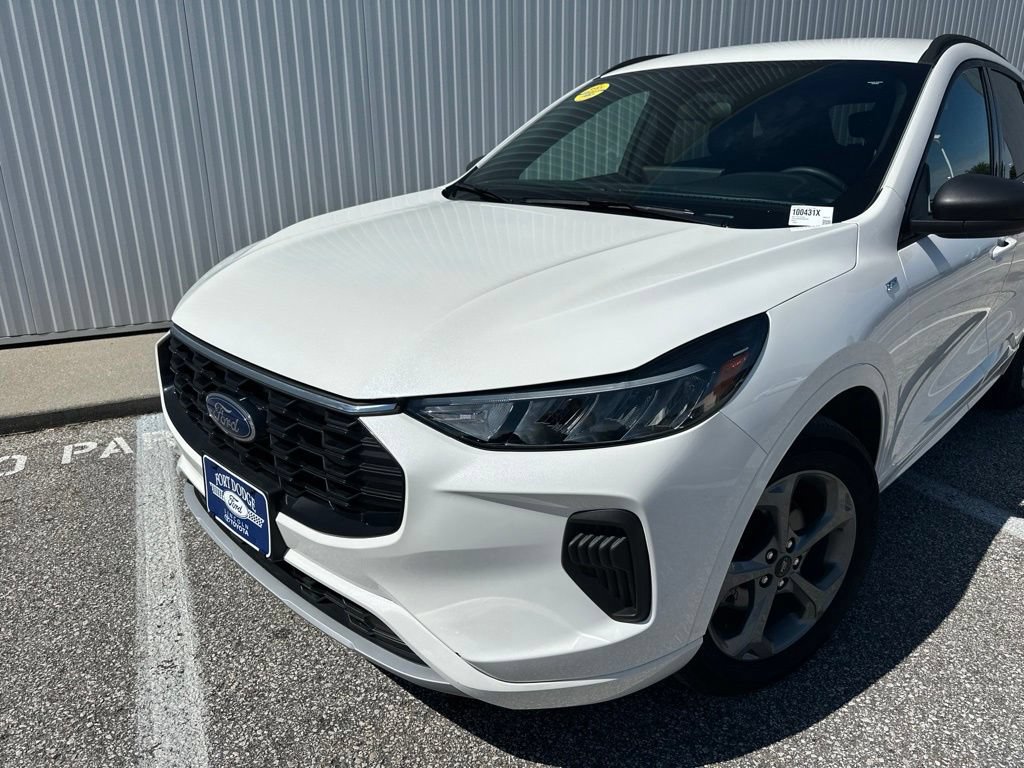 Certified 2024 Ford Escape ST-Line w/ Tech Pack #1 AWD/4WD image 2