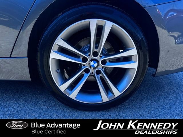Used 2017 BMW 330i xDrive Sedan AWD/4WD image 6