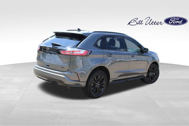 Certified 2022 Ford Edge SE w/ Black Appearance Package AWD/4WD image 5