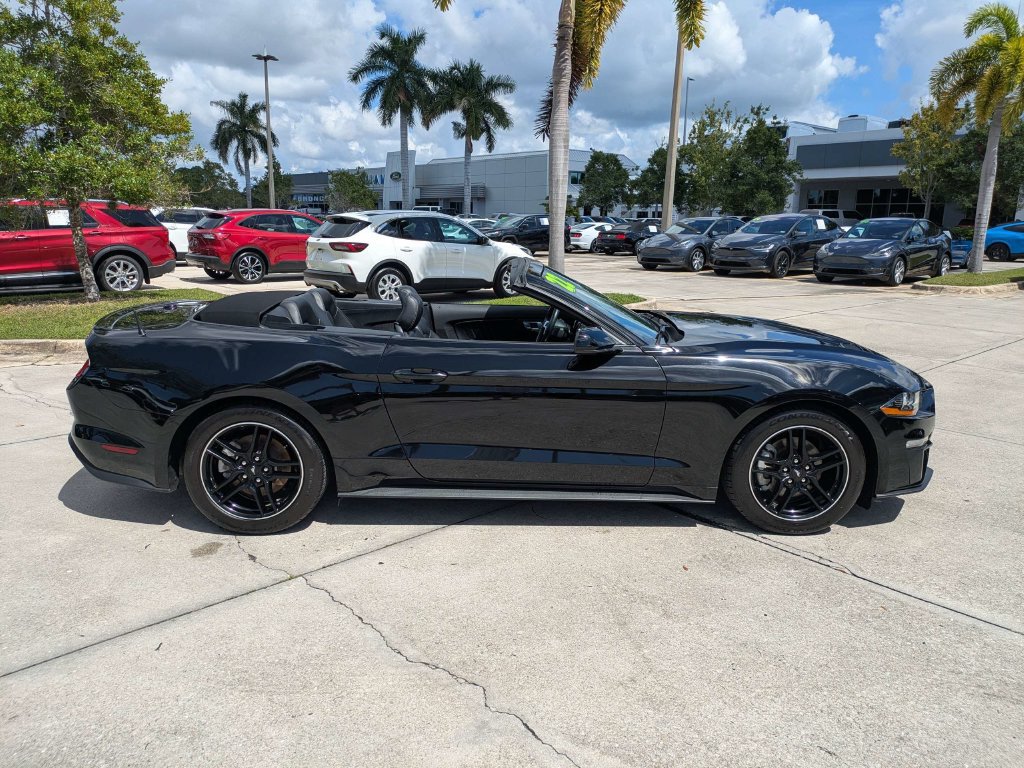 Certified 2022 Ford Mustang Premium RWD image 3