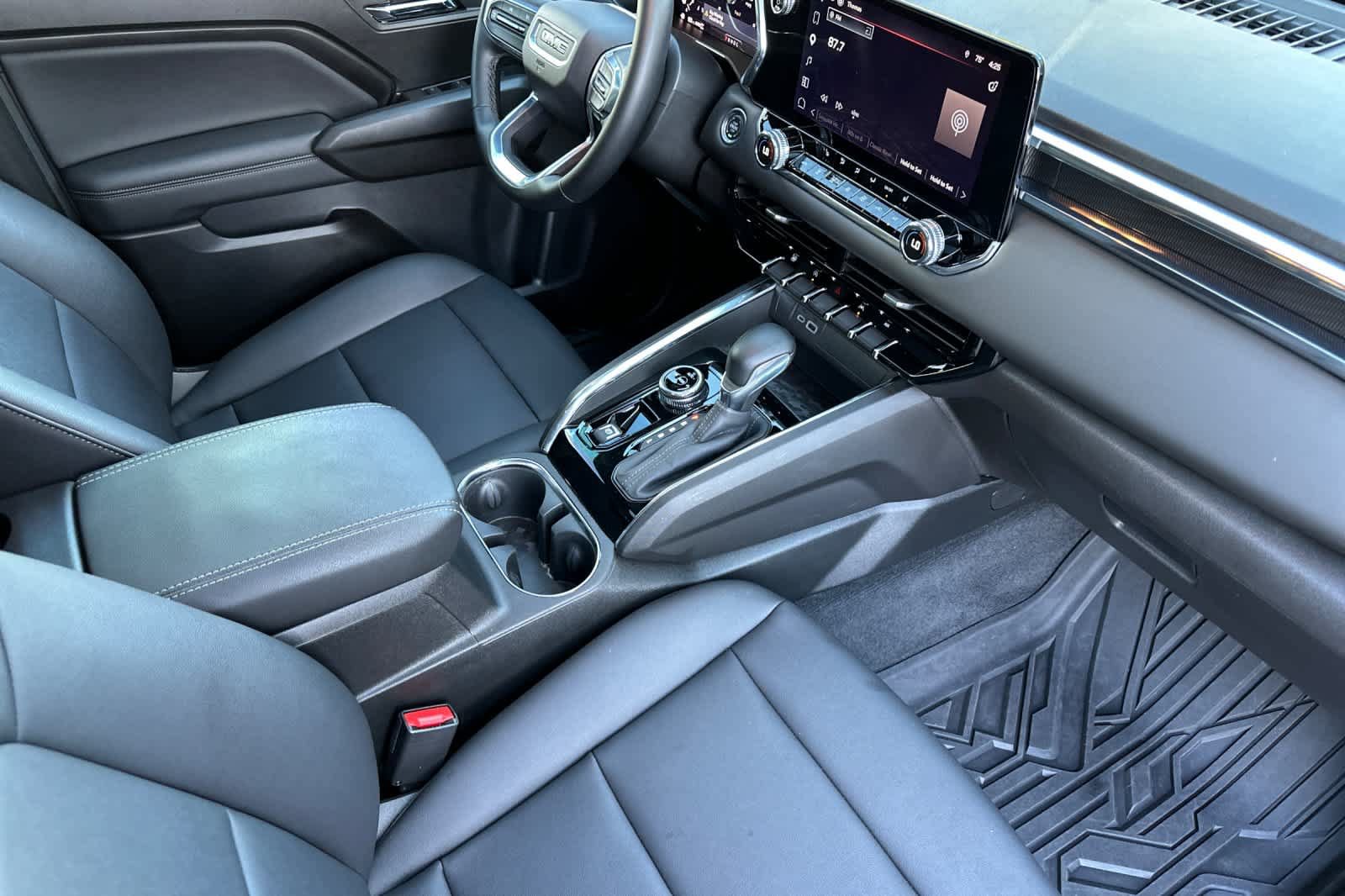 Used 2024 GMC Canyon Elevation w/ Elevation Premium Package AWD/4WD image 15