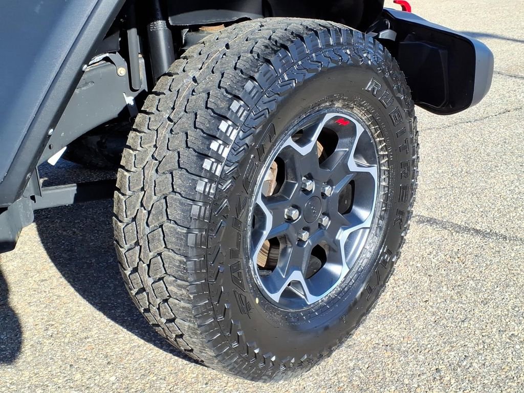 Used 2023 Jeep Wrangler Unlimited Rubicon AWD/4WD image 9