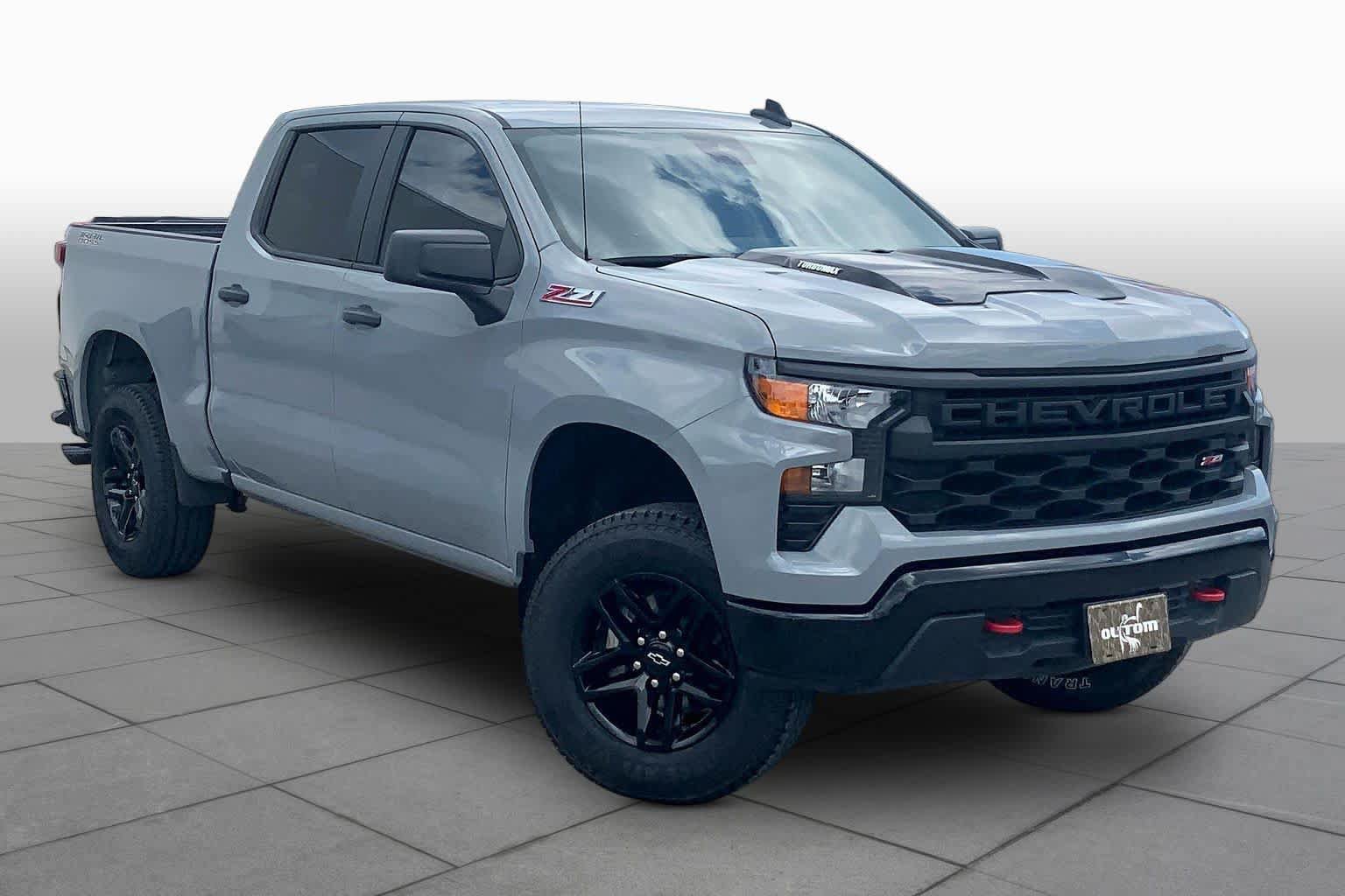 Used 2025 Chevrolet Silverado 1500 Custom Trail Boss AWD/4WD image 3