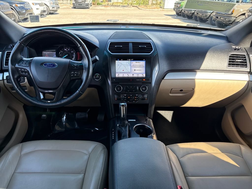Certified 2017 Ford Explorer XLT w/ Equipment Group 202A image 5