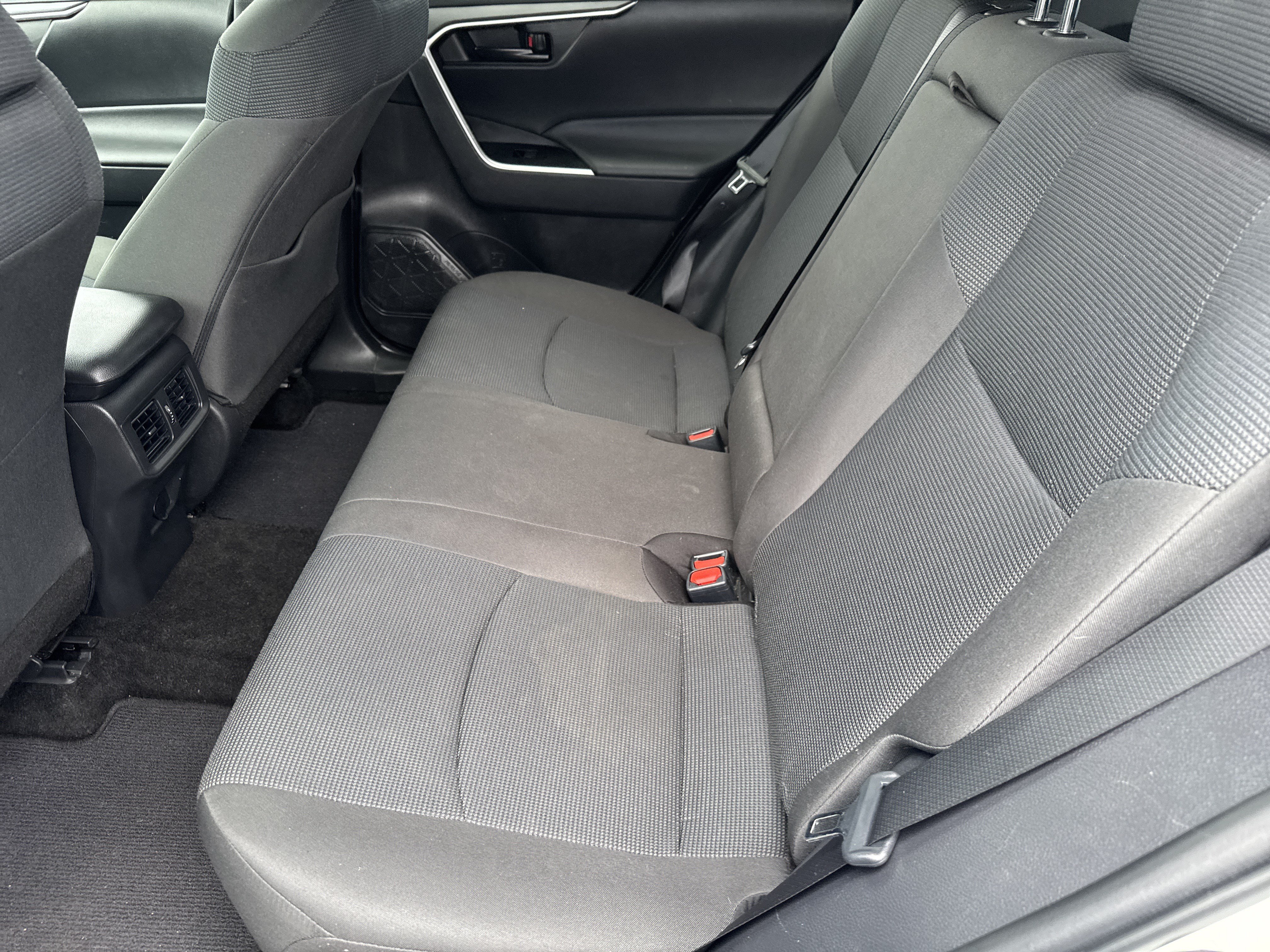 Used 2023 Toyota RAV4 LE AWD/4WD image 11