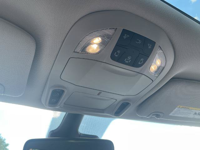 Used 2023 Chrysler Pacifica Limited AWD/4WD image 22