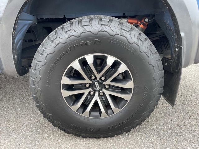 Certified 2019 Ford F150 Raptor w/ Equipment Group 802A Luxury image 11