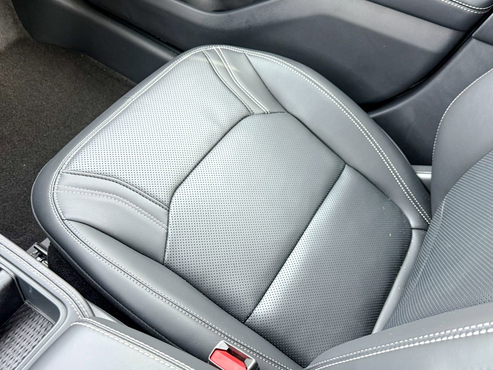 Certified 2025 Ford Mustang Mach-E Premium image 36