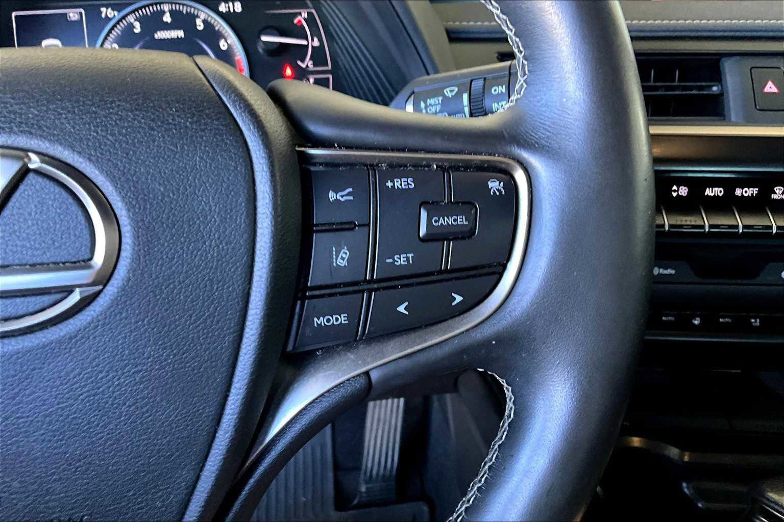 Used 2022 Lexus UX 200 w/ Premium Package image 24