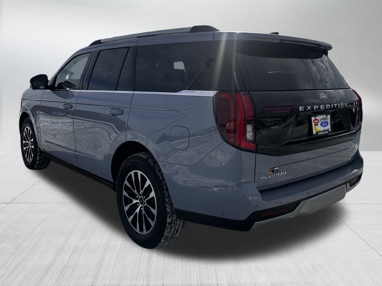 Certified 2025 Ford Expedition Platinum image 3