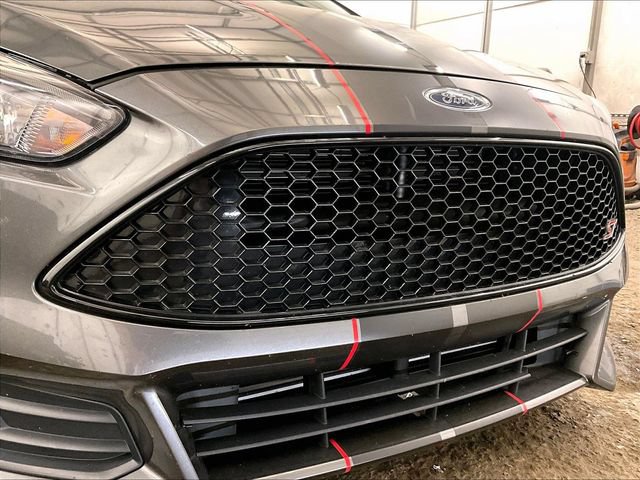 Certified 2017 Ford Focus ST FWD image 29