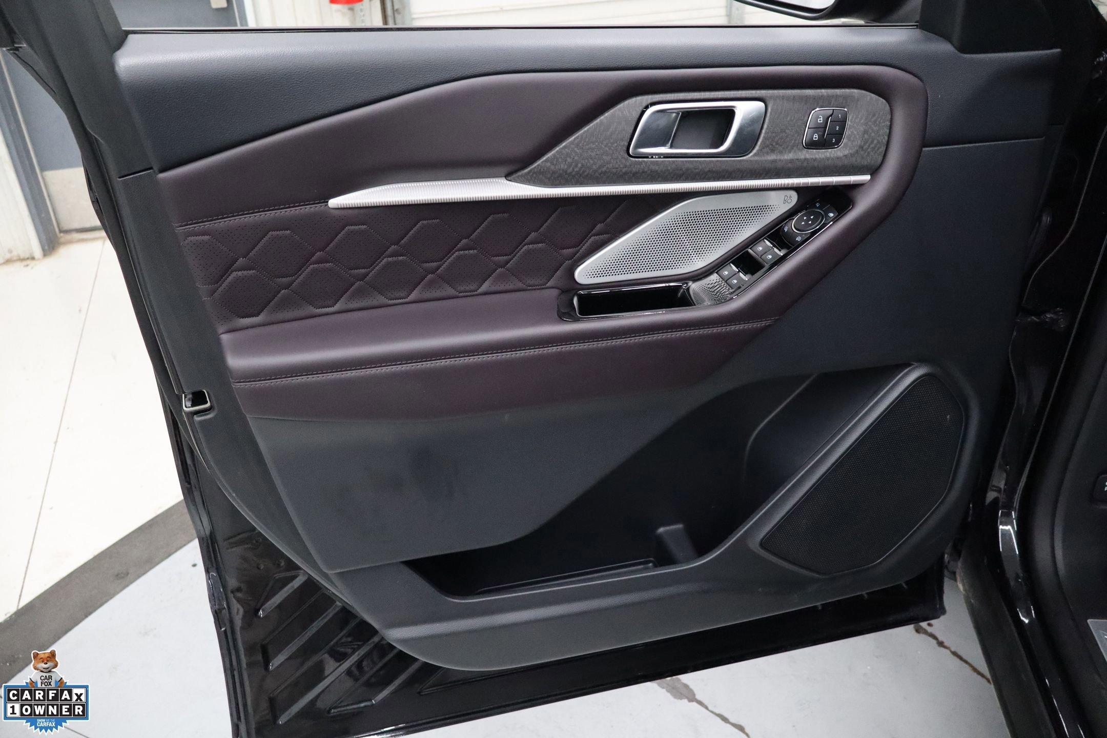 Certified 2025 Ford Explorer Platinum w/ LUX Leather Package image 14