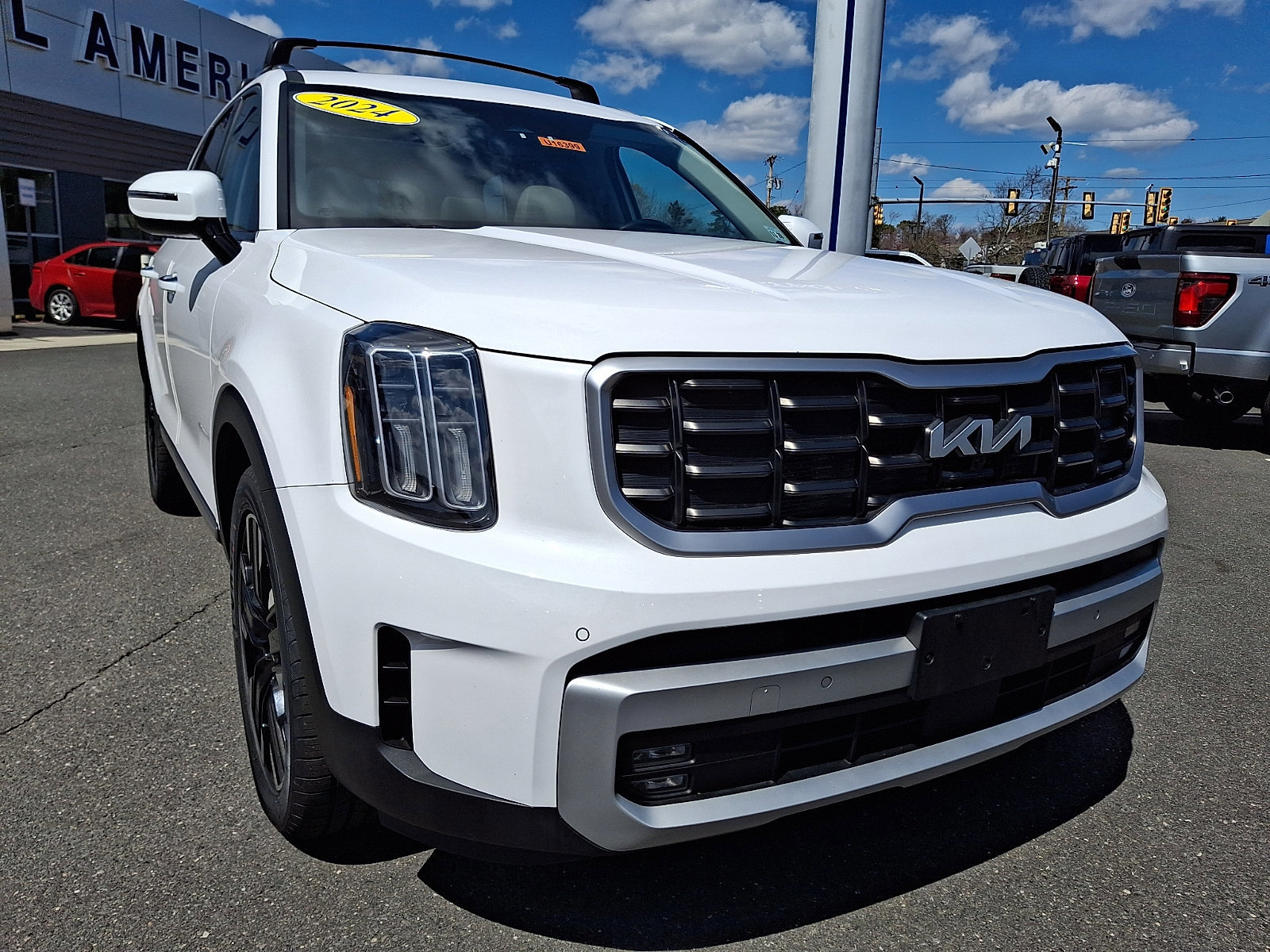 Used 2024 Kia Telluride SX image 2