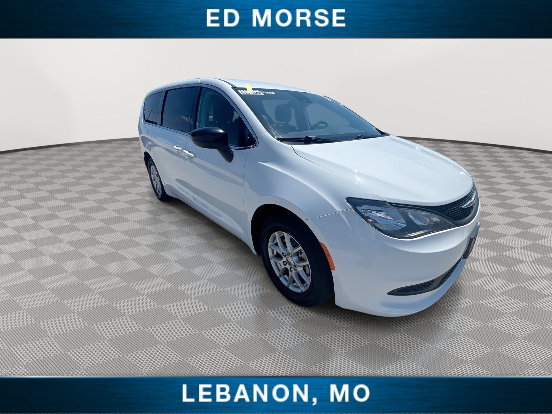 Used 2024 Chrysler Voyager LX FWD image 2