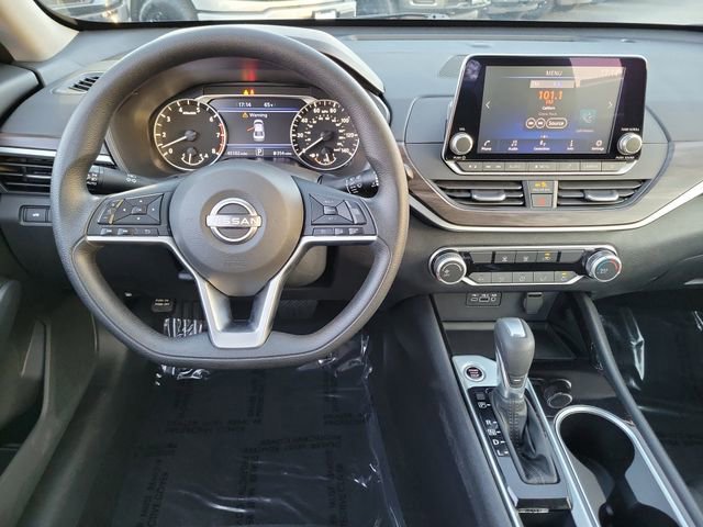 Used 2024 Nissan Altima 2.5 SV image 9