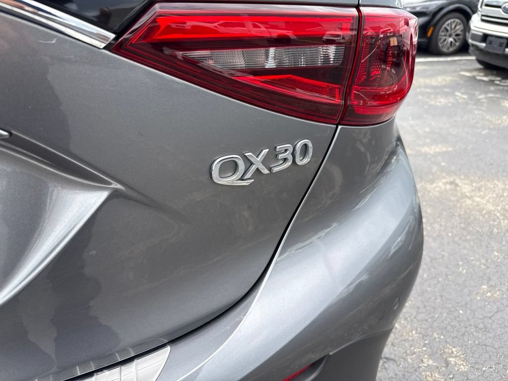 Used 2017 INFINITI QX30 Premium w/ Navigation Package AWD/4WD image 42