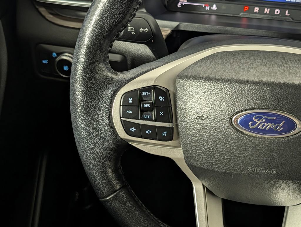 Certified 2022 Ford Explorer Limited RWD image 17
