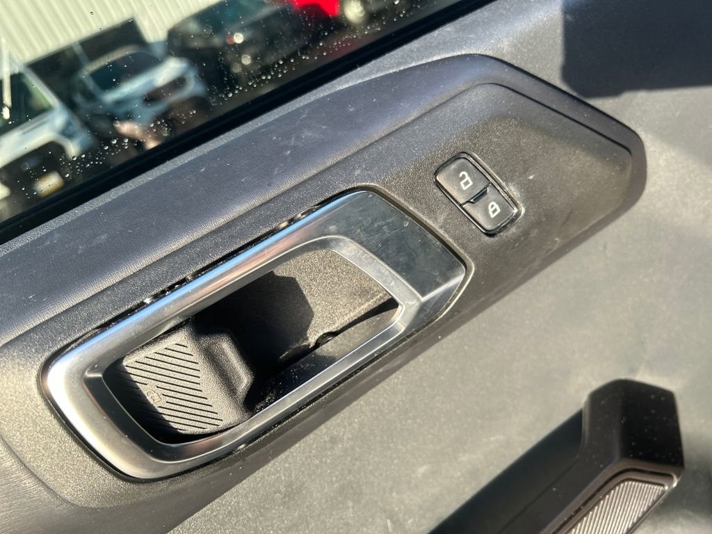 Certified 2025 Ford Bronco Outer Banks w/ Sasquatch Package AWD/4WD image 18