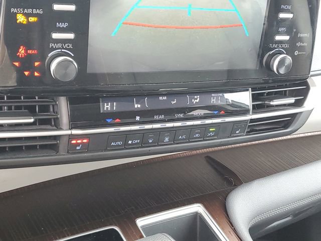 Used 2023 Toyota Sienna XLE image 19